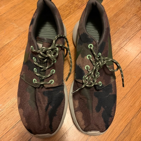 Nike woman’s shoes - Picture 3 of 3